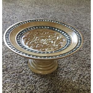 Pedestal centre piece.